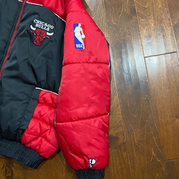 Pro Player Vintage 90s NBA Chicago Bulls Puffer Jacket Black Red Men's Size XL - Picture 5 of 9